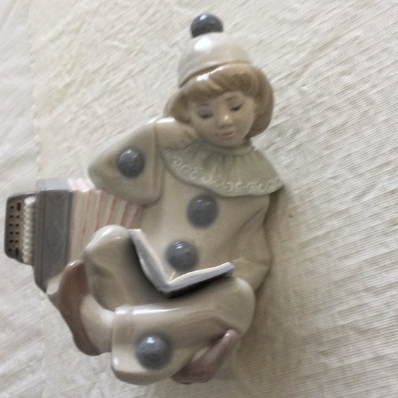 Home Lladro Girl with Accordion issue year 1971 in perfect condition - Picture 7 of 7